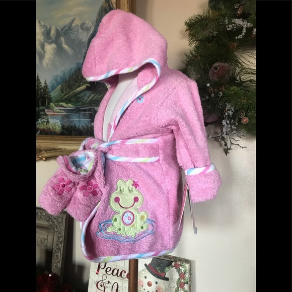 🩷 Just Born Frog Pink Robe & Booties - Picture 4 of 7